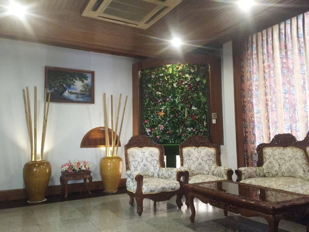 Excel Palace Hotel Янгон Экстерьер фото